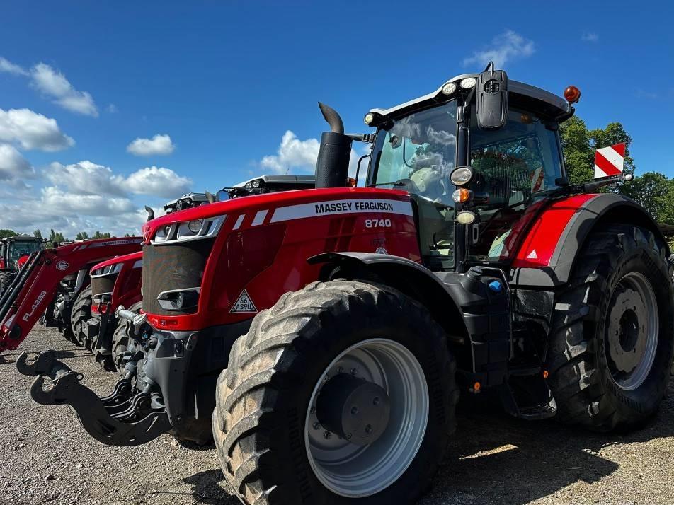 Tractor - Massey Ferguson 8740MR EXDV