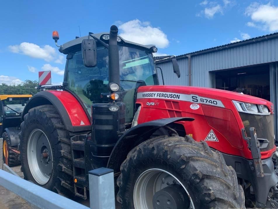 Tractor - Massey Ferguson 8740S