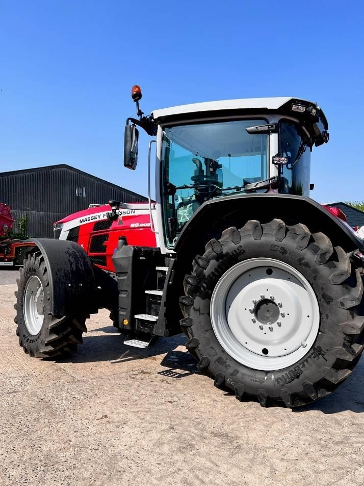 Tractor - Massey Ferguson 8S.205 EFD7