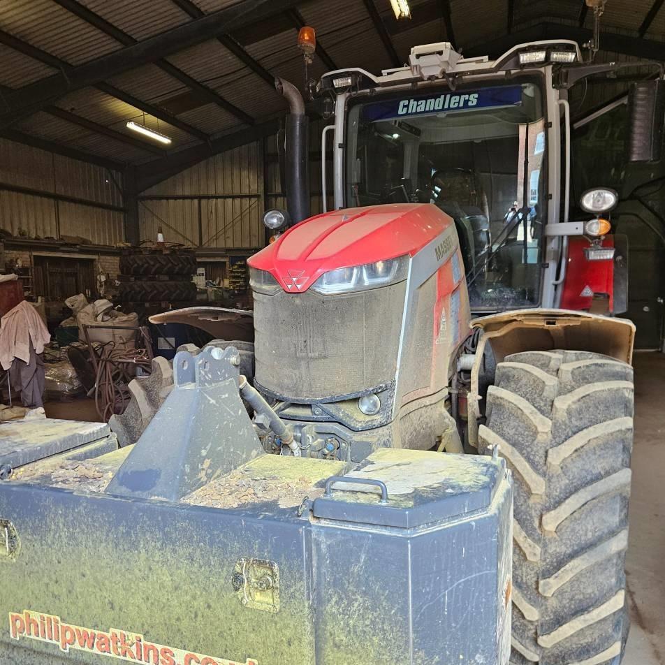 Tractor - Massey Ferguson 8S.205