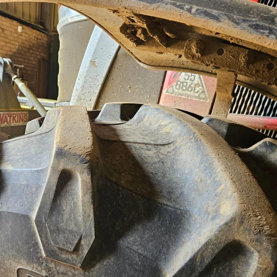 Tractor - Massey Ferguson 8S.205