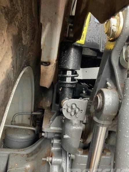 Tractor - Massey Ferguson 8S.265