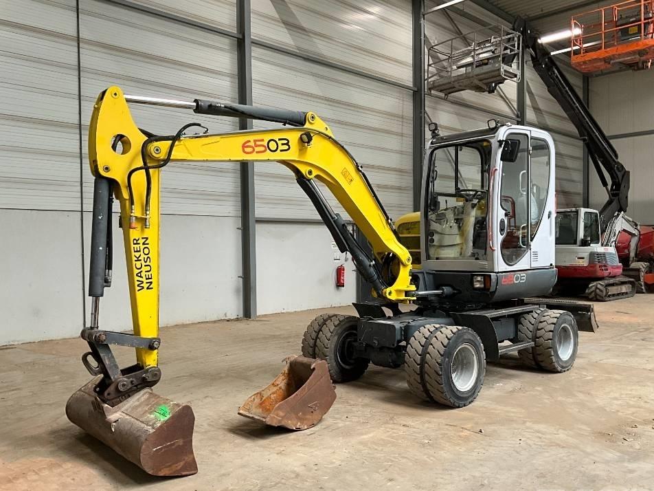 Excavator pe roti - Neuson 6503 WD