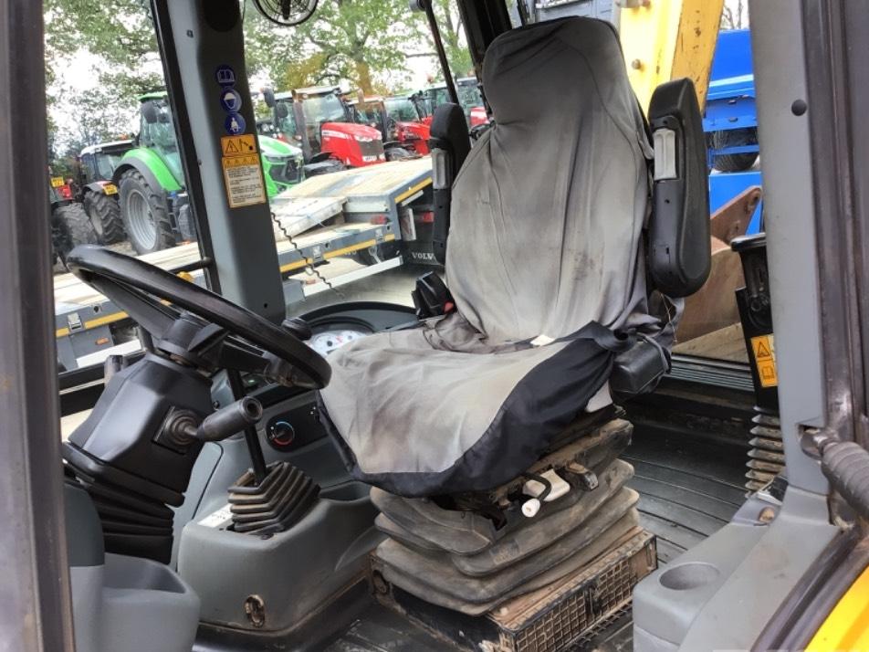 Buldoexcavator - New Holland B 110