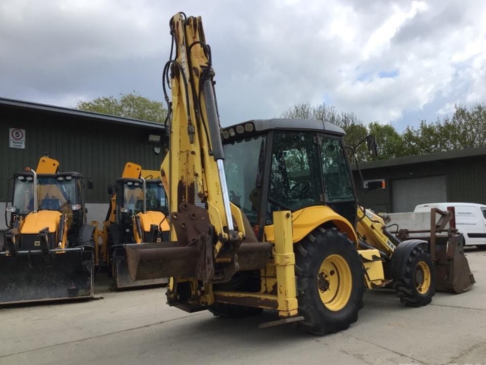 Buldoexcavator - New Holland B 110