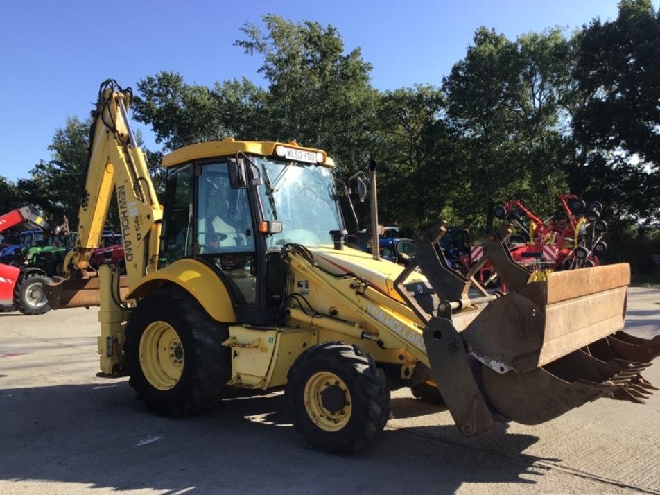 Buldoexcavator - New Holland LB 95 B-4 PT