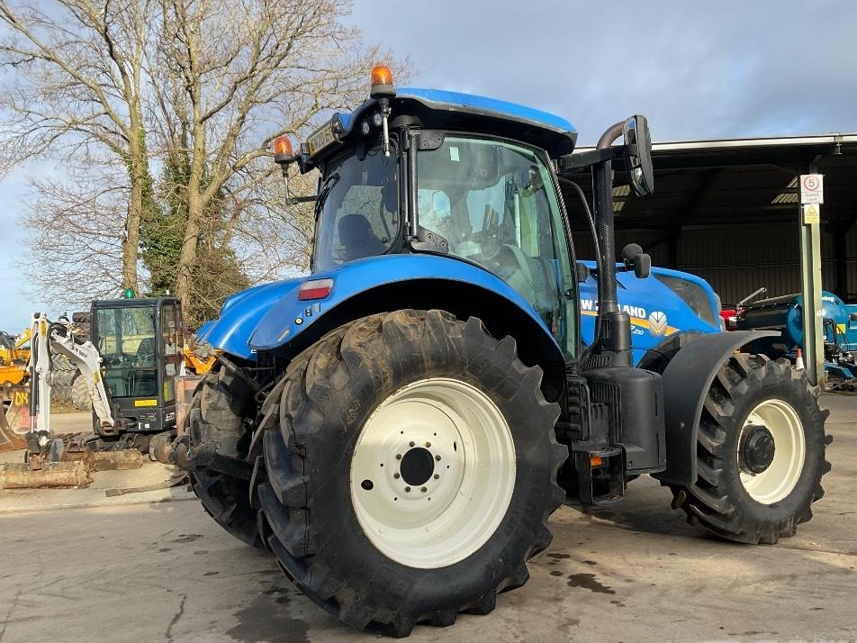 Tractor - New Holland T 7.210