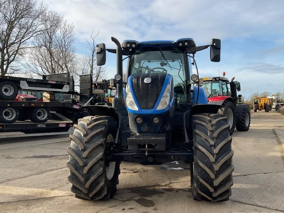 Tractor - New Holland T 7.210