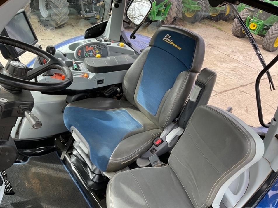 Tractor - New Holland T 7.315 AC