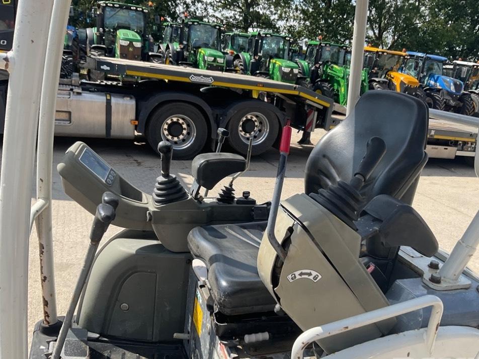 Miniexcavator - Takeuchi TB 216