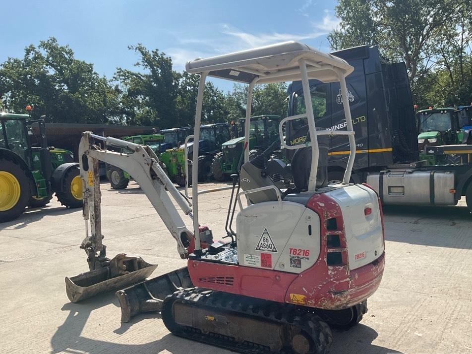 Miniexcavator - Takeuchi TB 216