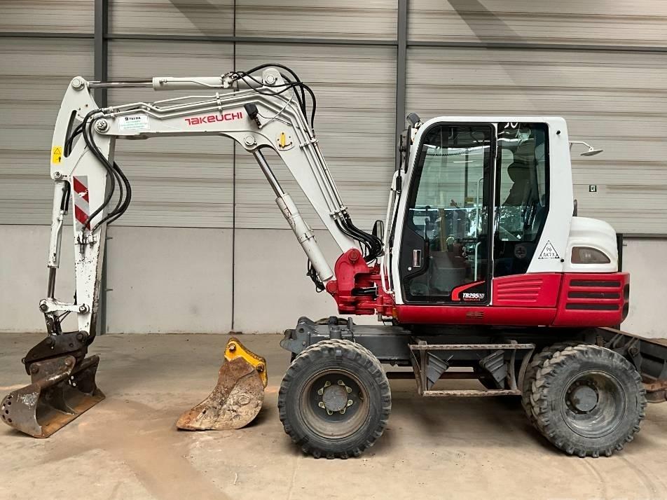 Excavator pe roti - Takeuchi TB 295 W