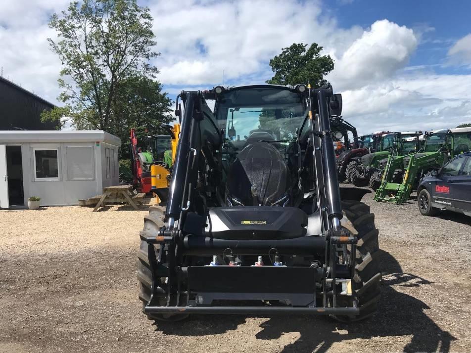 Tractor - Valtra G 135 A