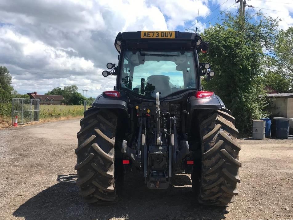 Tractor - Valtra G 135 A