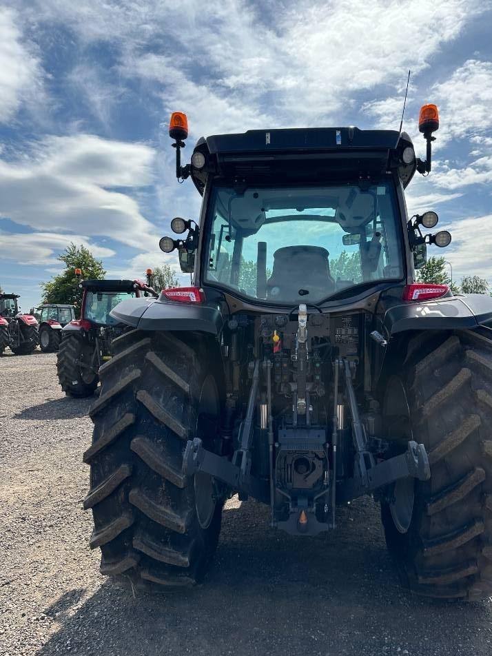 Tractor - Valtra G 135 A