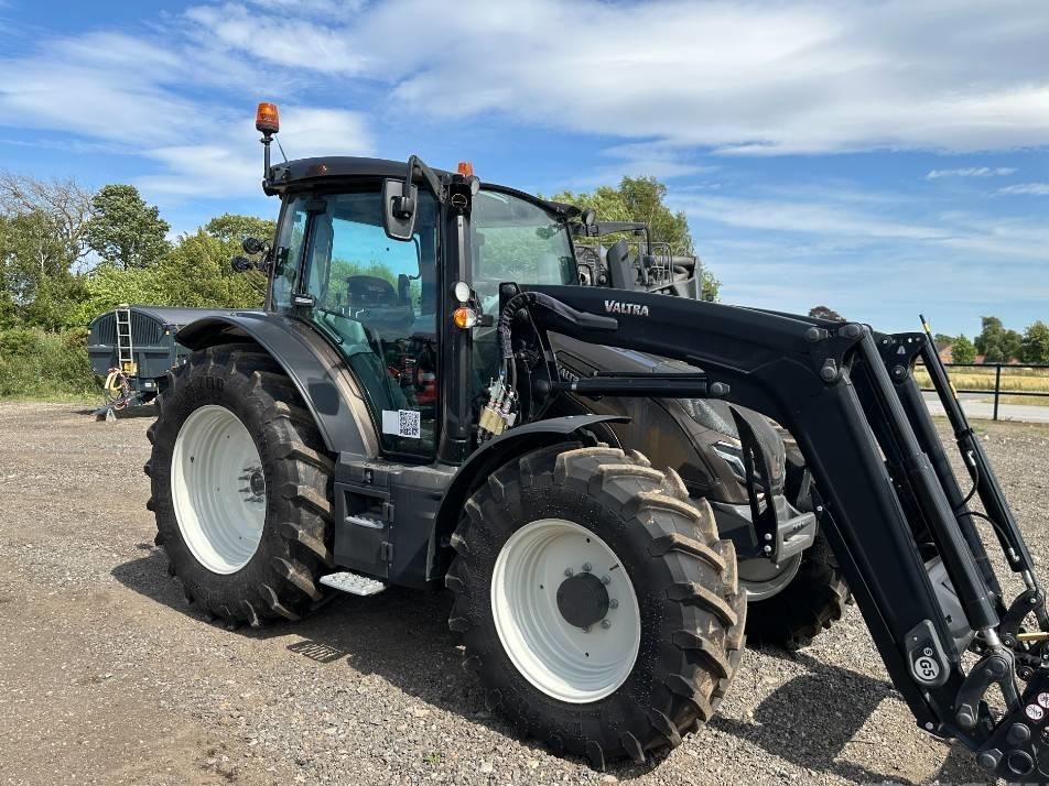 Tractor - Valtra G 135 A