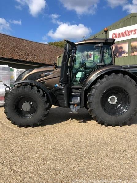 Tractor - Valtra T 175 ED