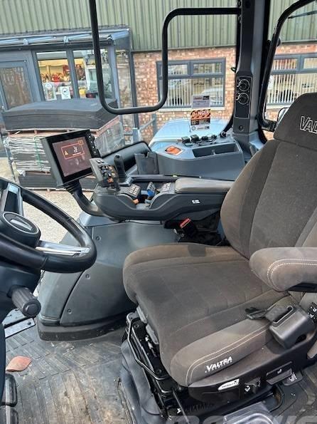 Tractor - Valtra T 235 D