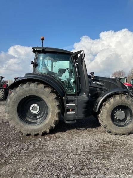 Tractor - Valtra T 235 D