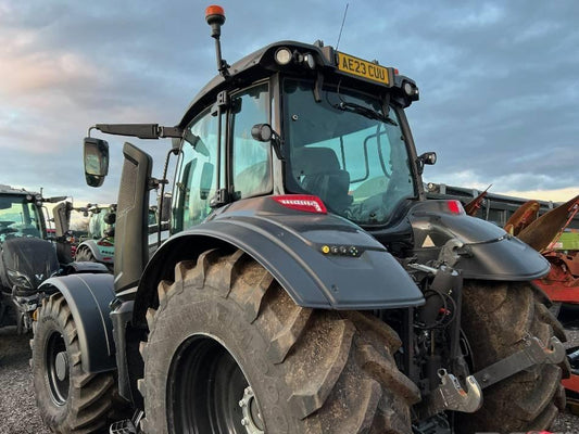 Tractor - Valtra T 235 Direct