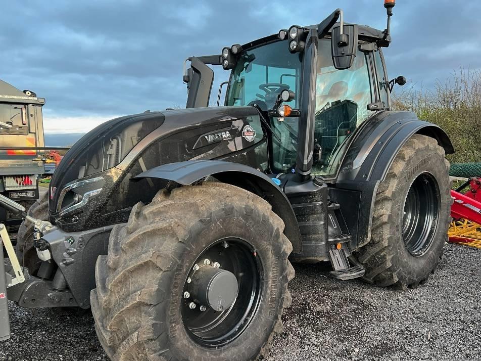 Tractor - Valtra T 235 Direct