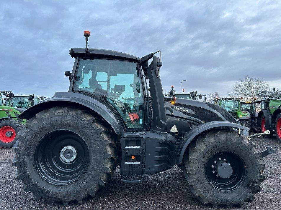 Tractor - Valtra T 235 Direct