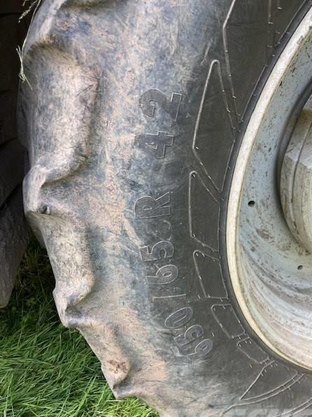 Tractor - Valtra T235V