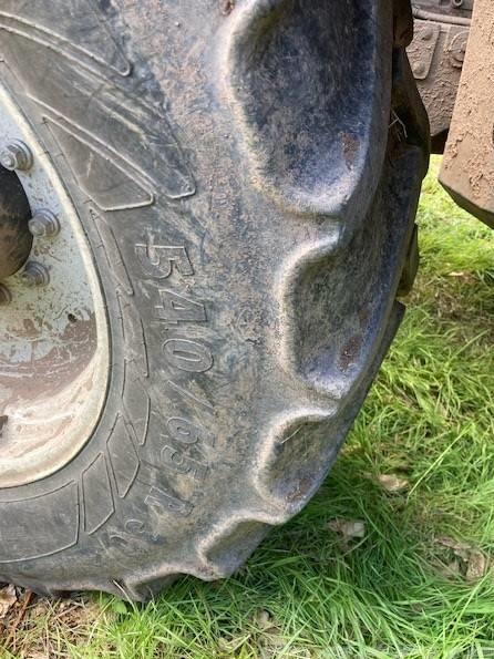 Tractor - Valtra T235V