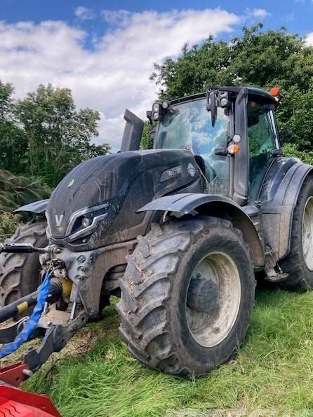 Tractor - Valtra T235V