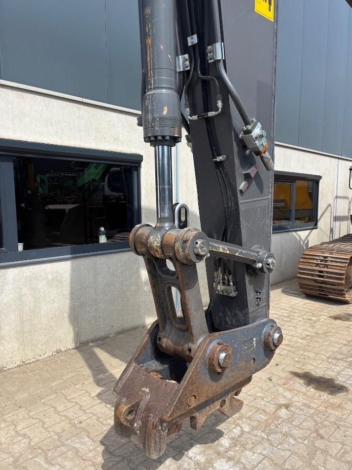 Excavator pe senile - Volvo EC 220 E L - EC220