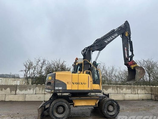 Excavator pe roti - Volvo EW140