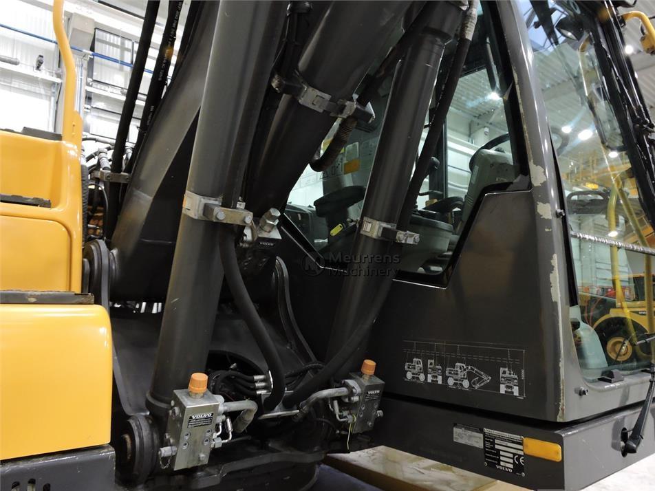 Excavator pe roti - Volvo EW140C