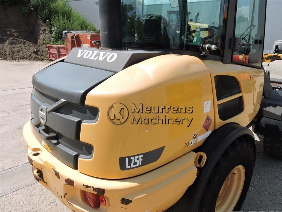 Incarcator frontal - Volvo L25F + FORK