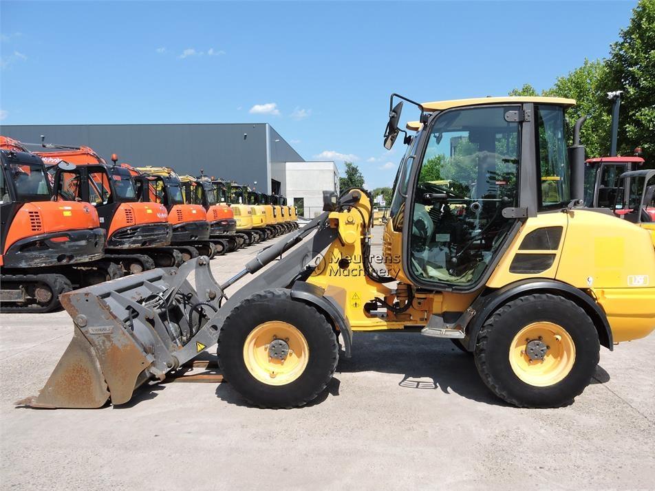 Incarcator frontal - Volvo L25F + FORK