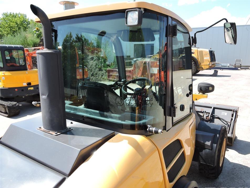 Incarcator frontal - Volvo L25F + FORK