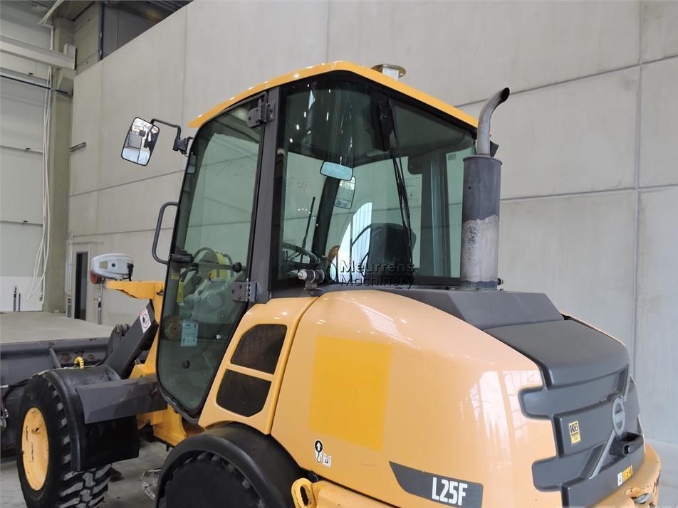 Incarcator frontal - Volvo L25F + FORK