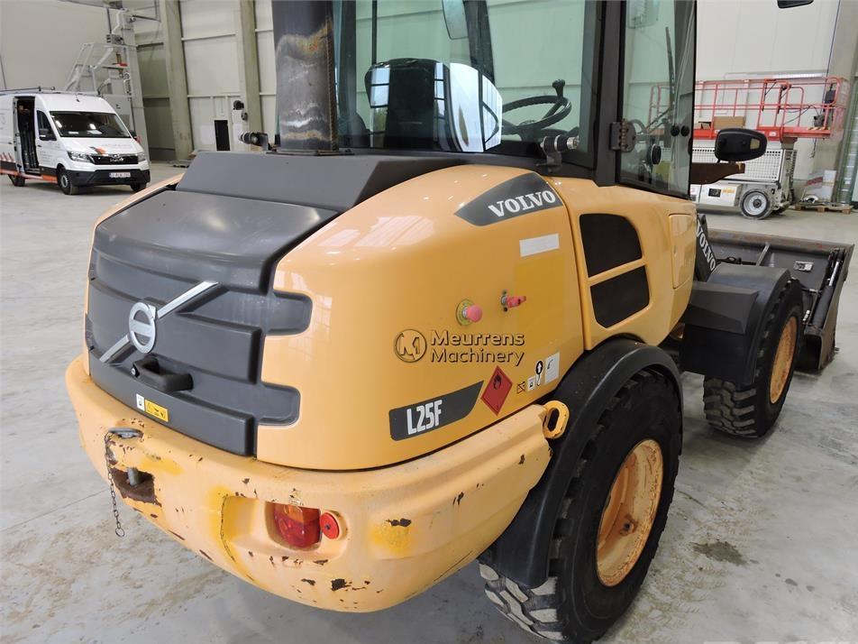 Incarcator frontal - Volvo L25F + FORK