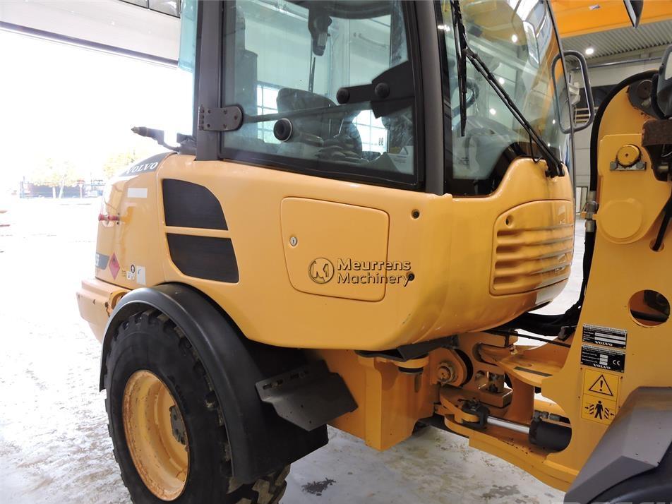 Incarcator frontal - Volvo L25F + FORK