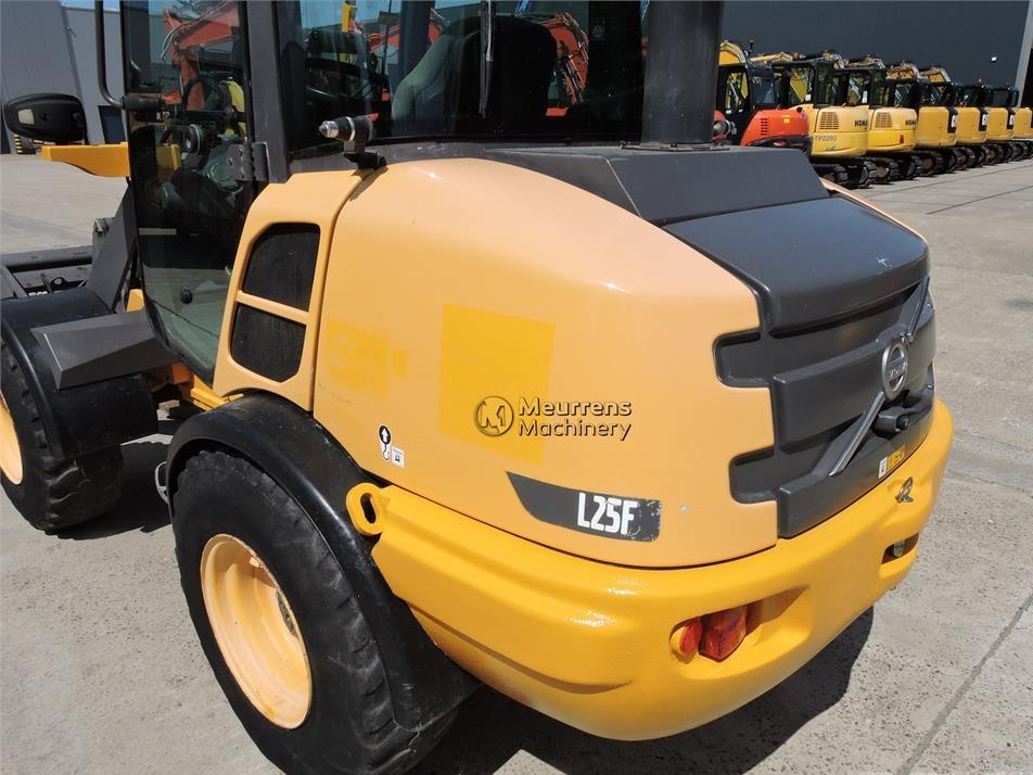 Incarcator frontal - Volvo L25F + FORK